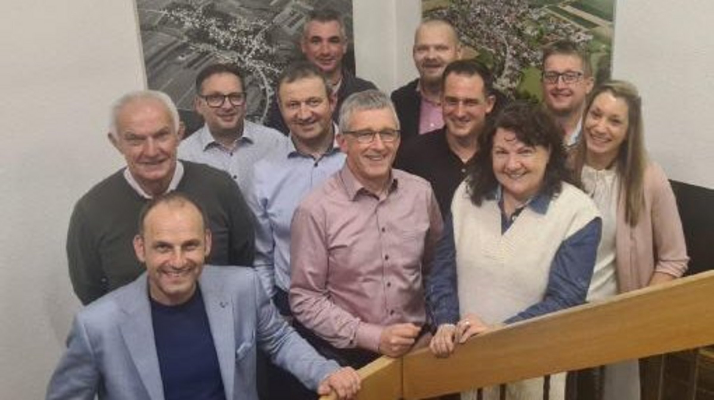 Der neue Schnürpflinger Gemeinderat (von li.): Bürgermeister Michael Knoll, Georg Aubele, Ralf Kallfass, Werner Völk, Marco Binder, Thomas Hertle, Matthias Fischbach, Daniel Hutter, Sibille Aich, Rainer Schneider und Anna Maria Bock